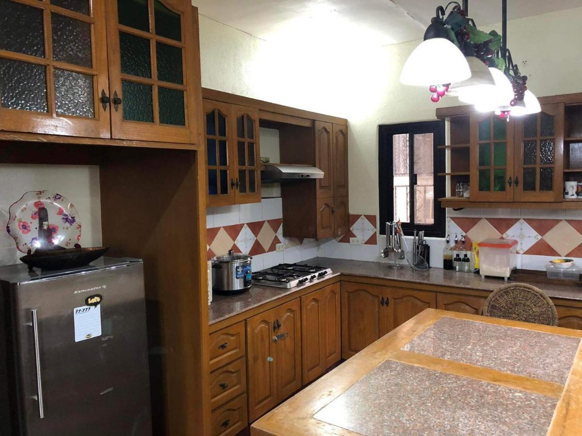 Tagaytay Bnr Guesthouse 4Br With Balcony 12-14 Guest Tagaytay City Eksteriør billede